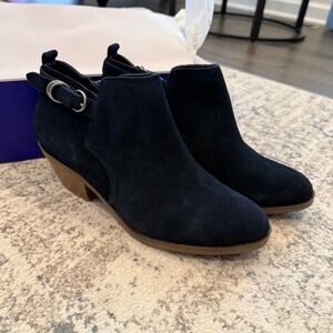 NIB WHITE MOUNTAIN Heritage Sadie Navy Suede Ankle Boots Block Heel 9.5M
